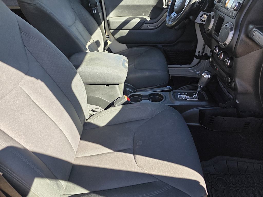 Thumbnail: 2016 Jeep Wrangler - 22