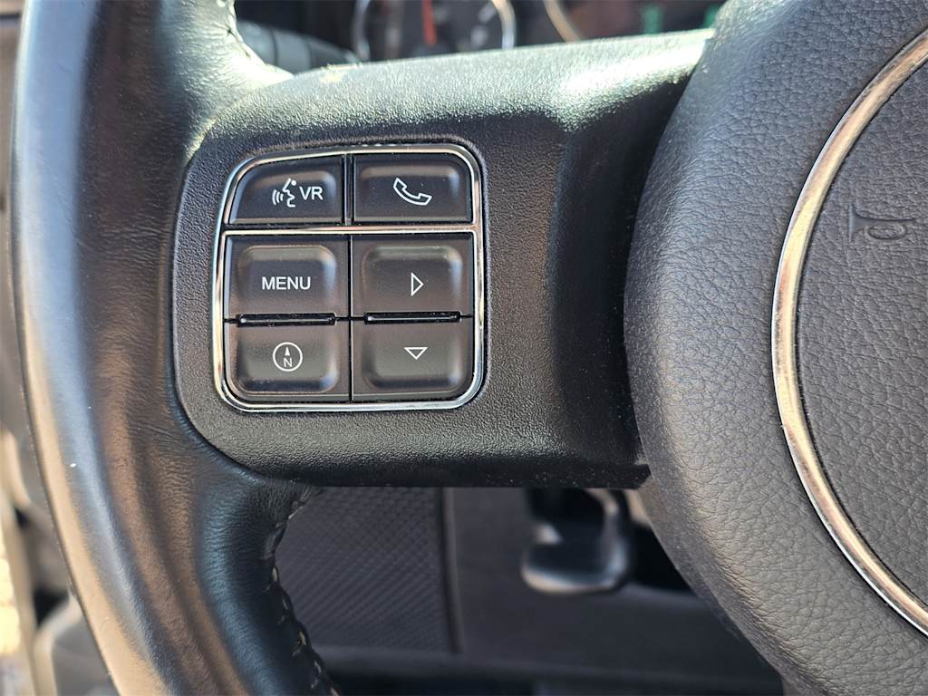 Thumbnail: 2016 Jeep Wrangler - 13