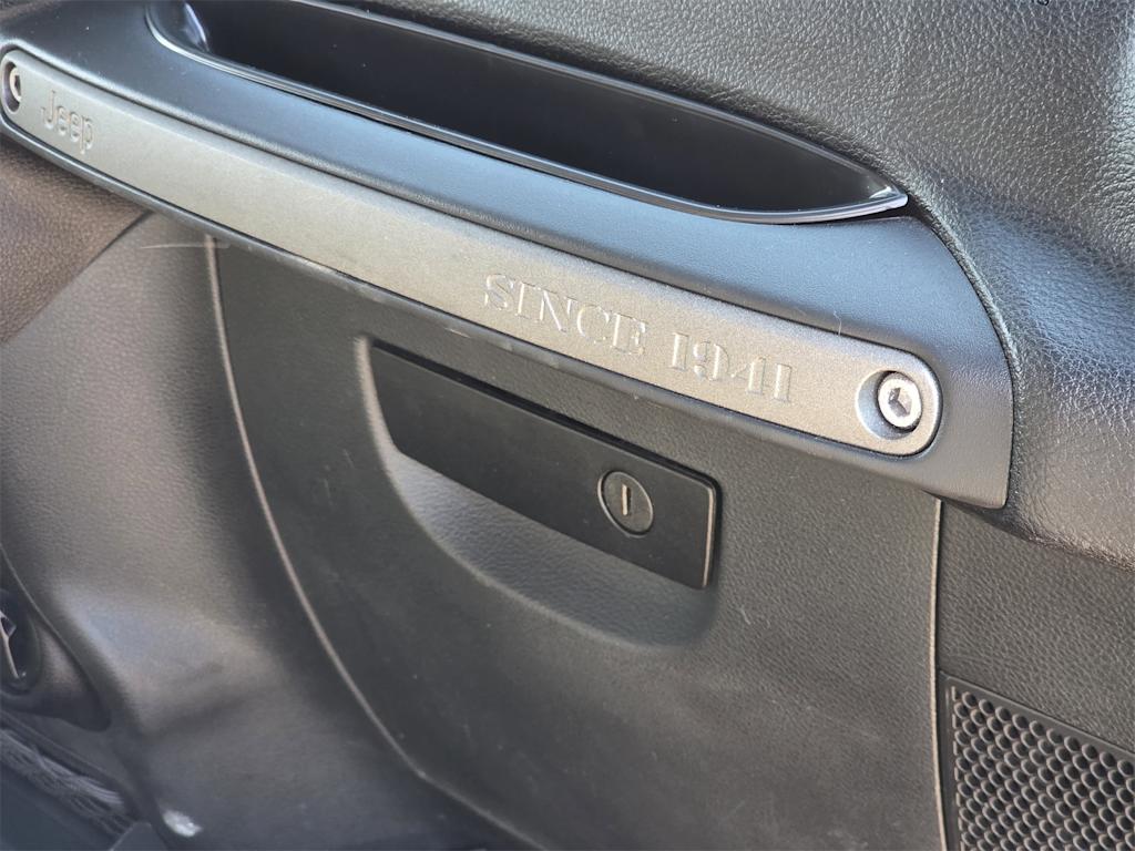 Thumbnail: 2016 Jeep Wrangler - 24