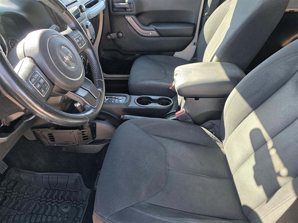 Thumbnail: 2016 Jeep Wrangler - 7