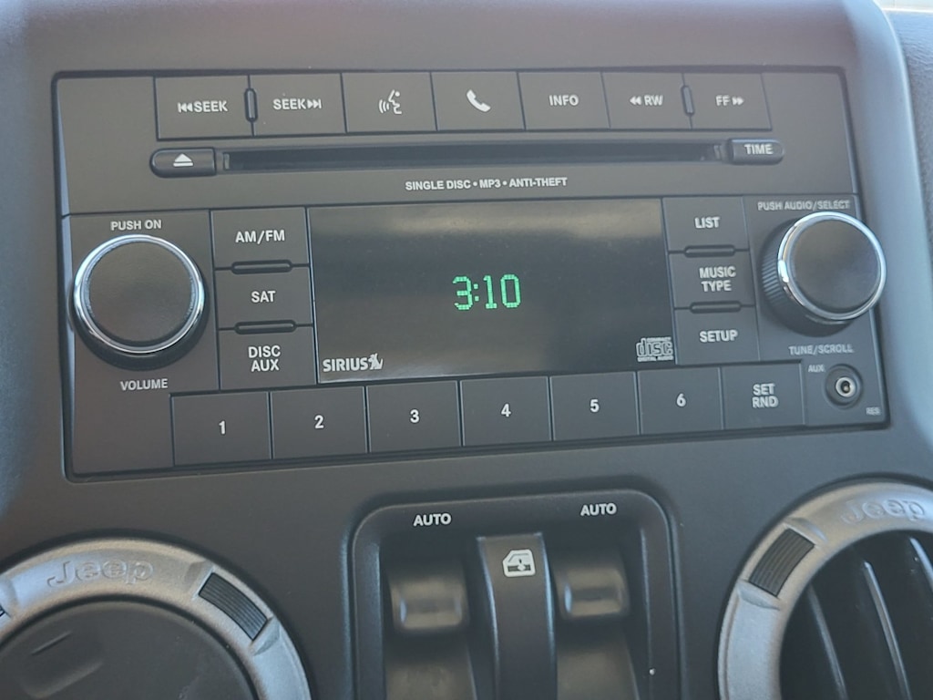 Thumbnail: 2016 Jeep Wrangler - 11