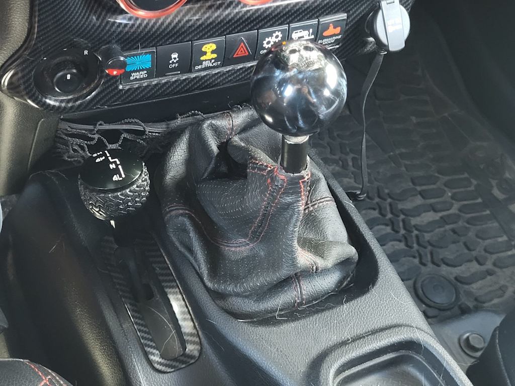 Thumbnail: 2015 Jeep Wrangler - 6