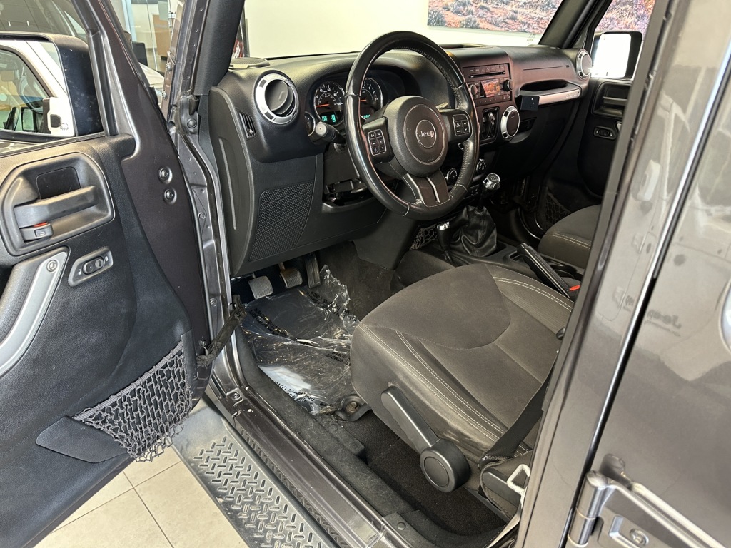 2016 Jeep Wrangler Unlimited Sahara 13