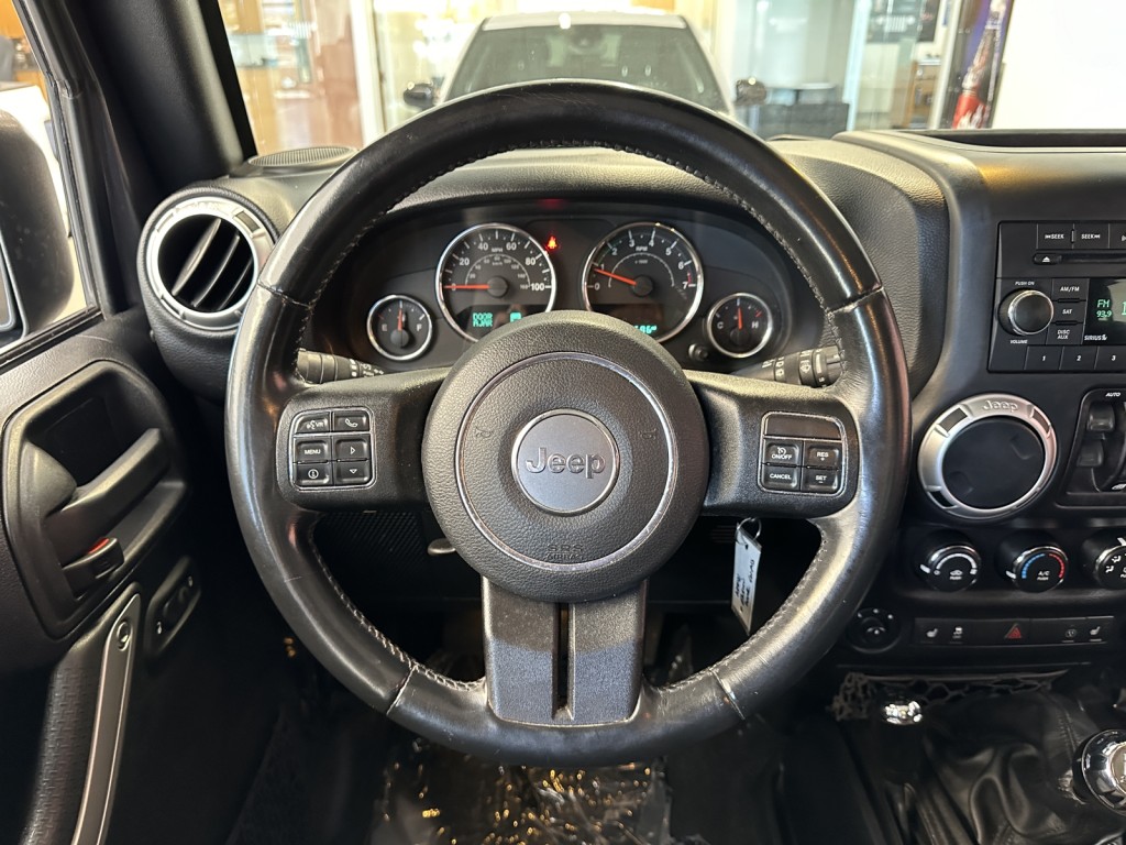 2016 Jeep Wrangler Unlimited Sahara 10