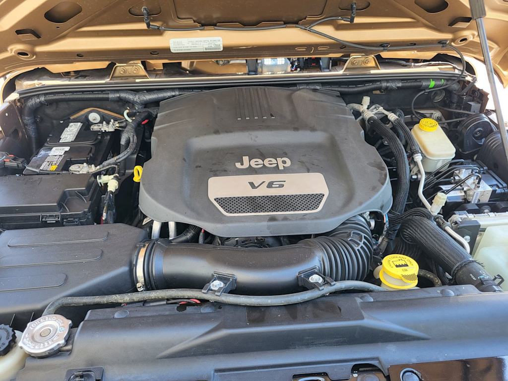 Thumbnail: 2015 Jeep Wrangler - 7