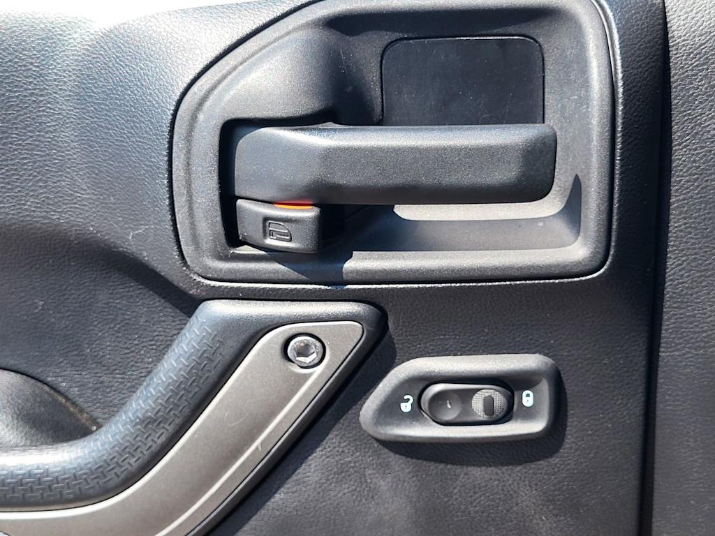 Thumbnail: 2015 Jeep Wrangler - 24