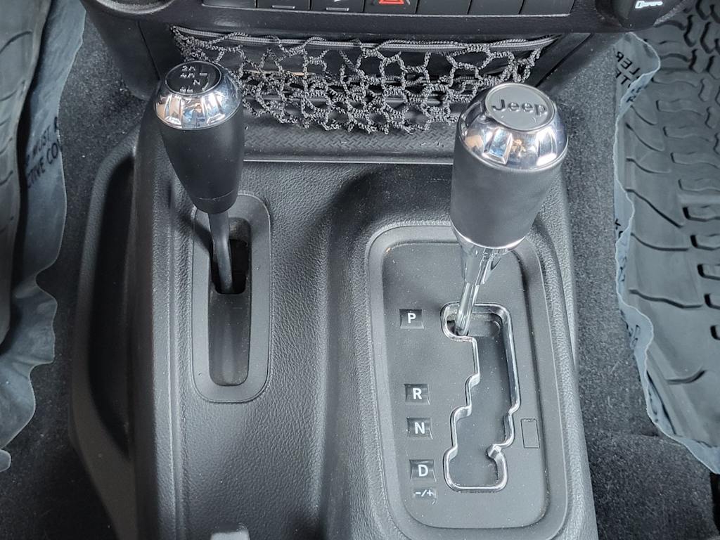 Thumbnail: 2015 Jeep Wrangler - 13