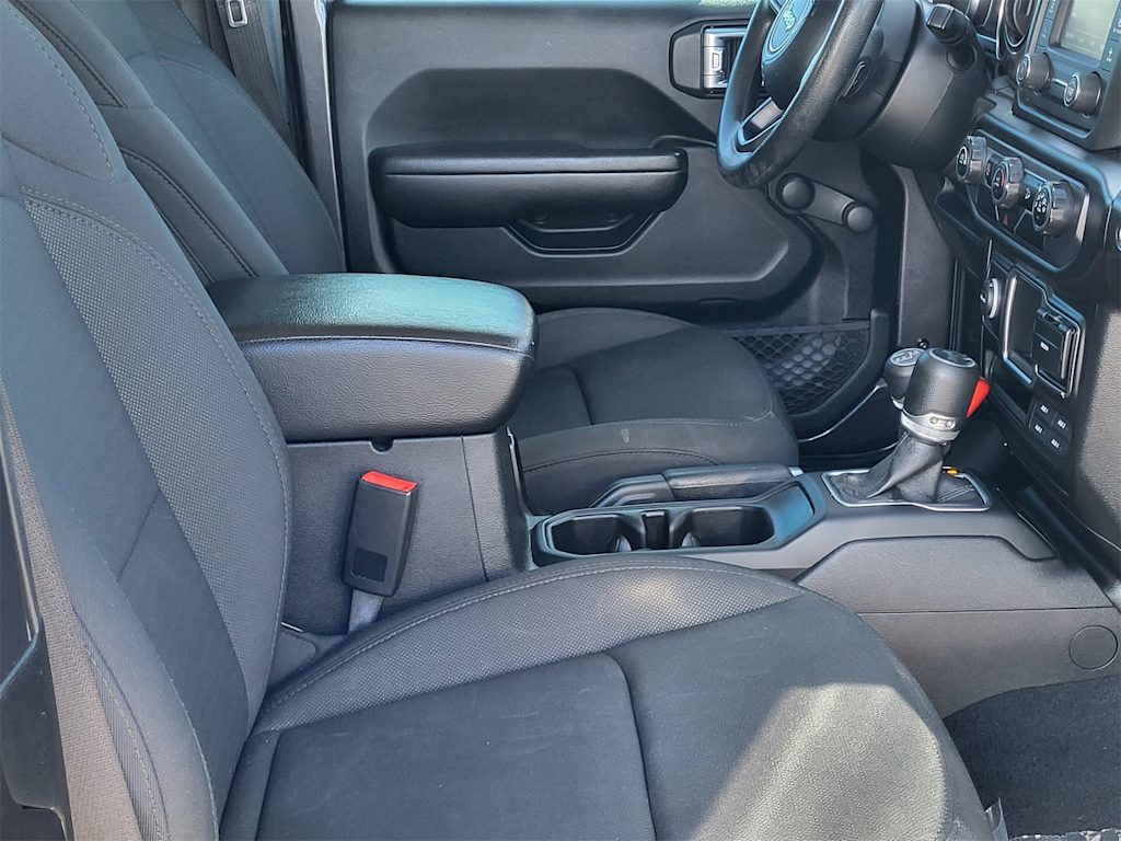 Thumbnail: 2020 Jeep Wrangler - 29