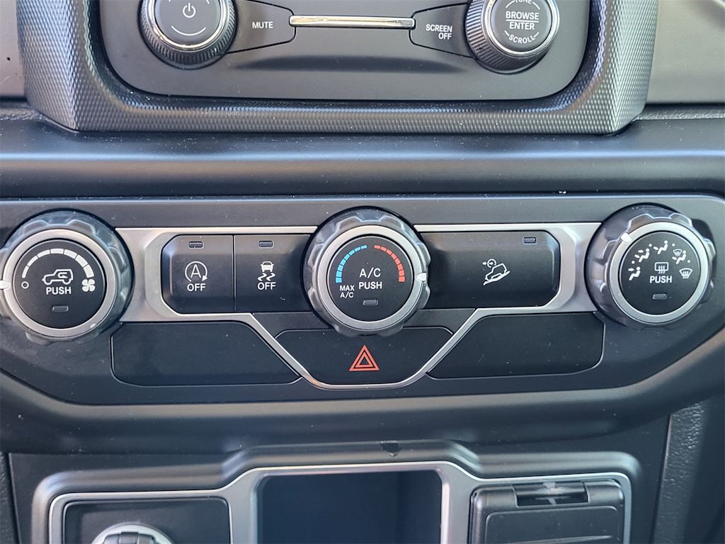 Thumbnail: 2020 Jeep Wrangler - 28