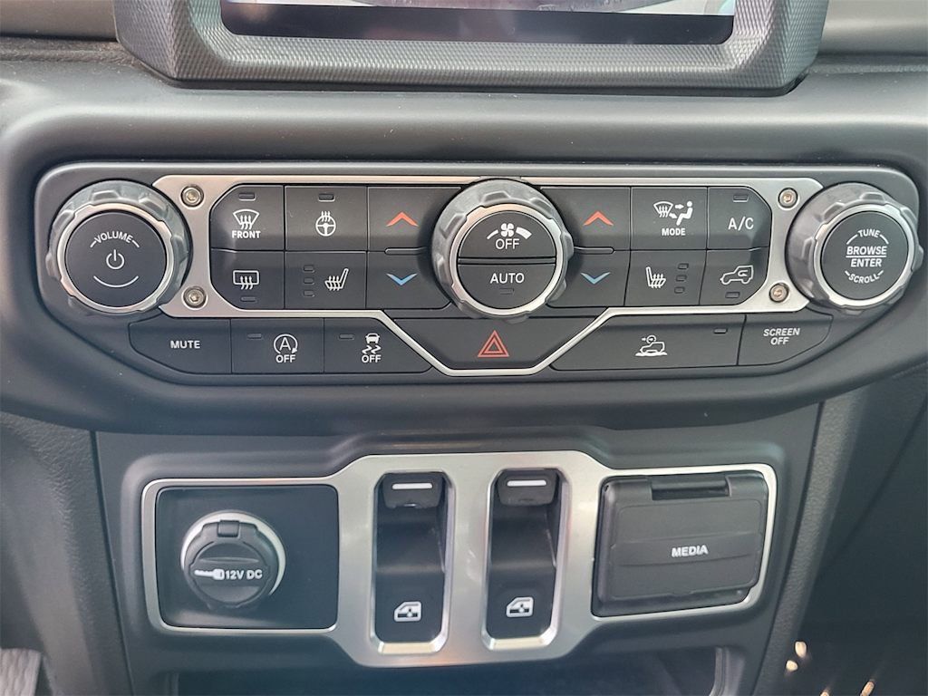 Thumbnail: 2023 Jeep Wrangler - 26