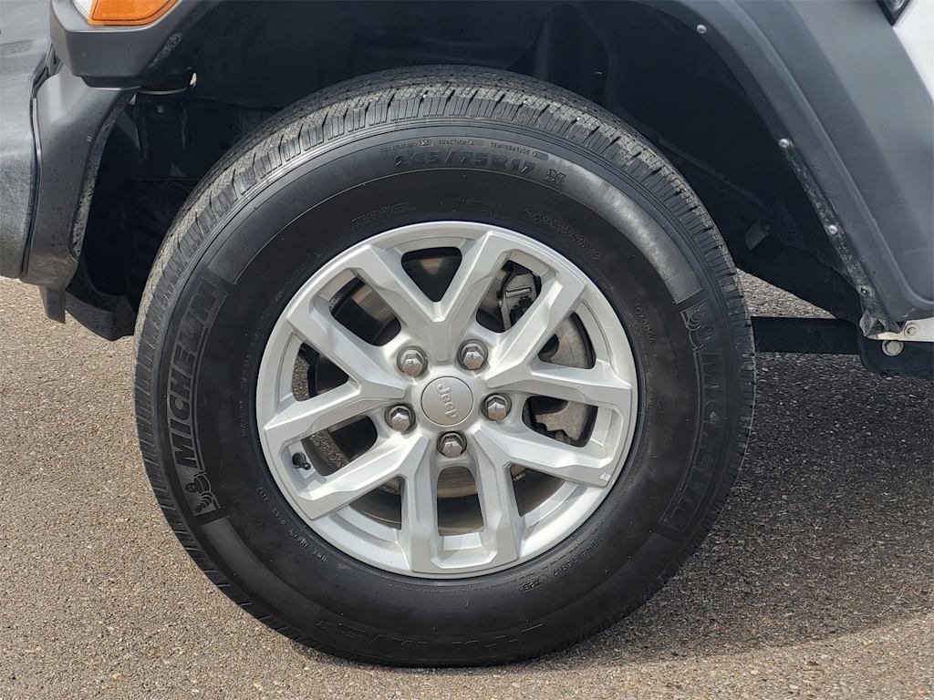 Thumbnail: 2023 Jeep Wrangler - 18