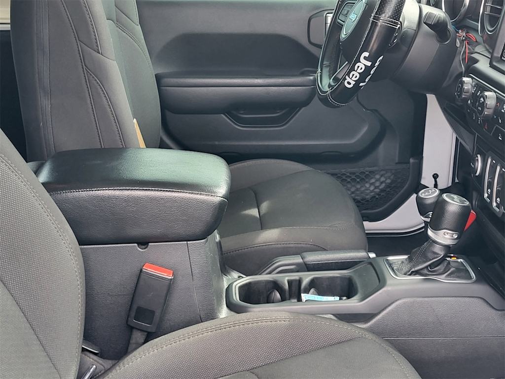 Thumbnail: 2023 Jeep Wrangler - 28