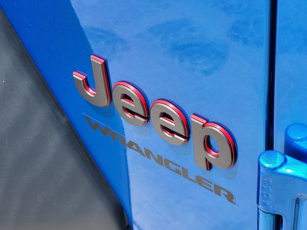 Thumbnail: 2022 Jeep Wrangler - 15