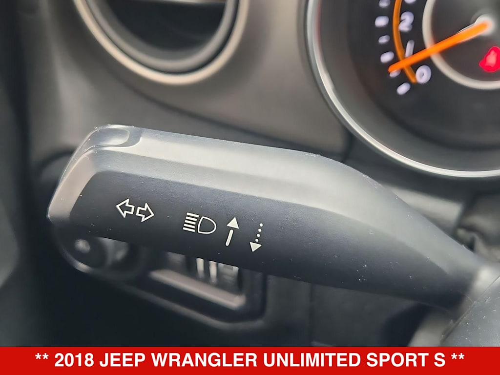 Thumbnail: 2018 Jeep Wrangler - 16