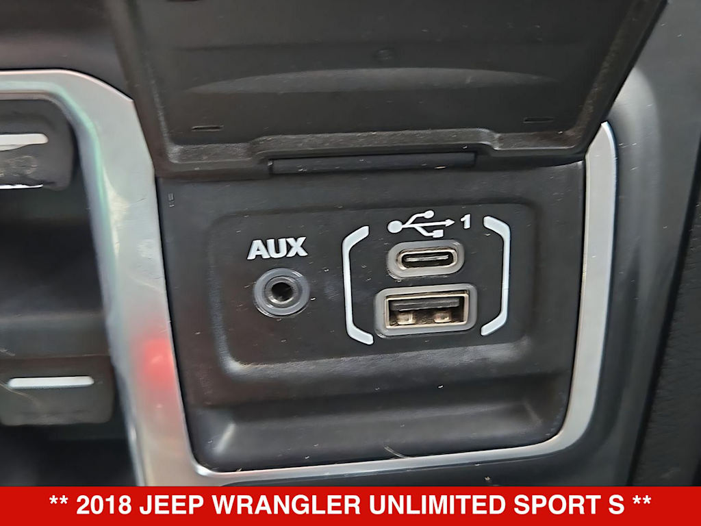 Thumbnail: 2018 Jeep Wrangler - 32