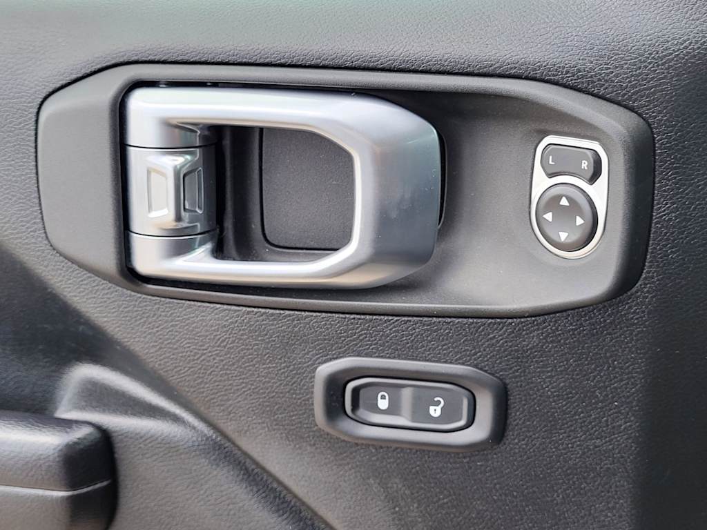 Thumbnail: 2020 Jeep Wrangler - 23