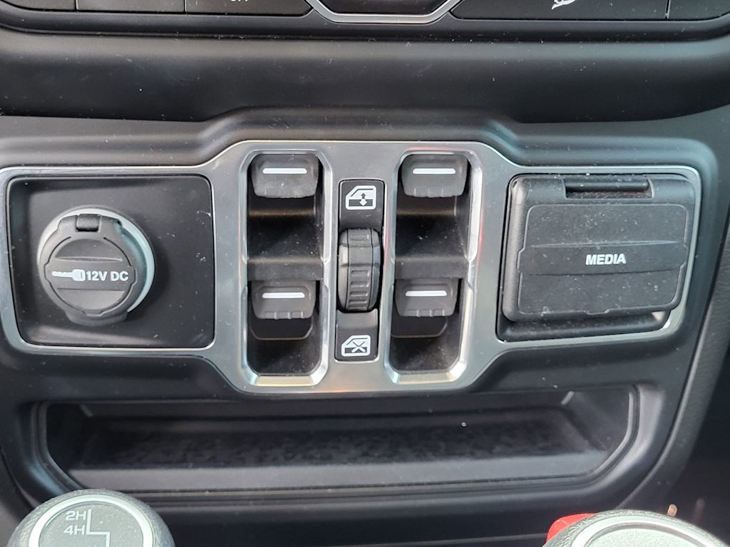 Thumbnail: 2020 Jeep Wrangler - 28