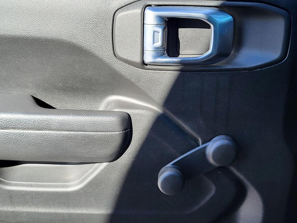 Thumbnail: 2022 Jeep Wrangler - 22