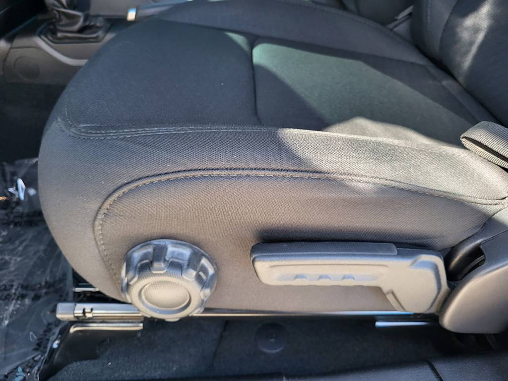 Thumbnail: 2022 Jeep Wrangler - 21