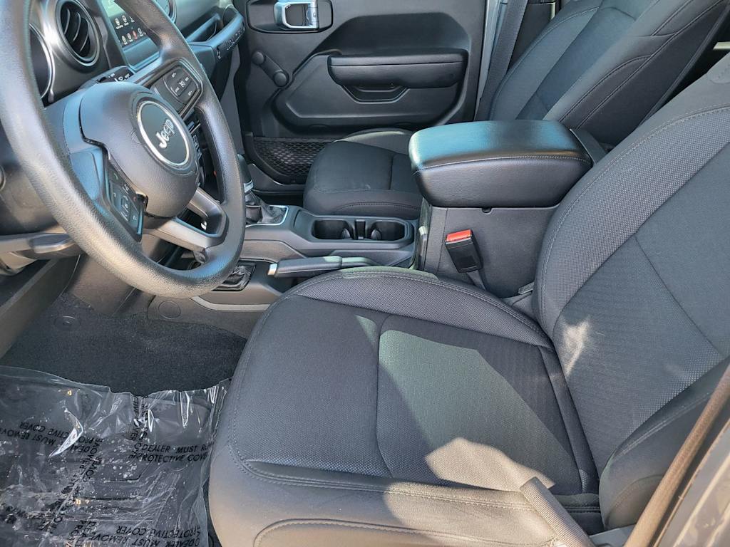 Thumbnail: 2022 Jeep Wrangler - 28