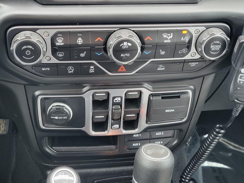Thumbnail: 2021 Jeep Wrangler - 25