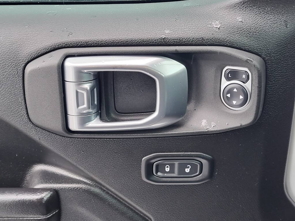 Thumbnail: 2021 Jeep Wrangler - 21