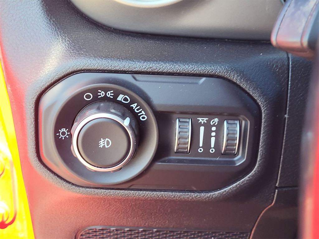 Thumbnail: 2021 Jeep Wrangler - 23
