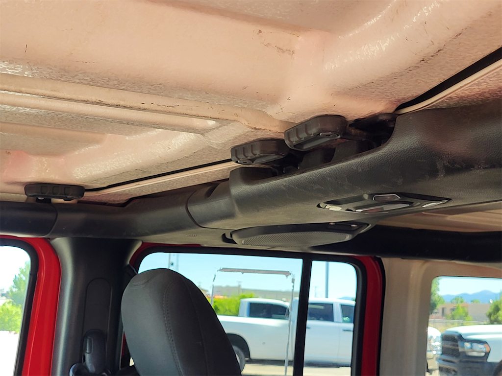 Thumbnail: 2021 Jeep Wrangler - 29