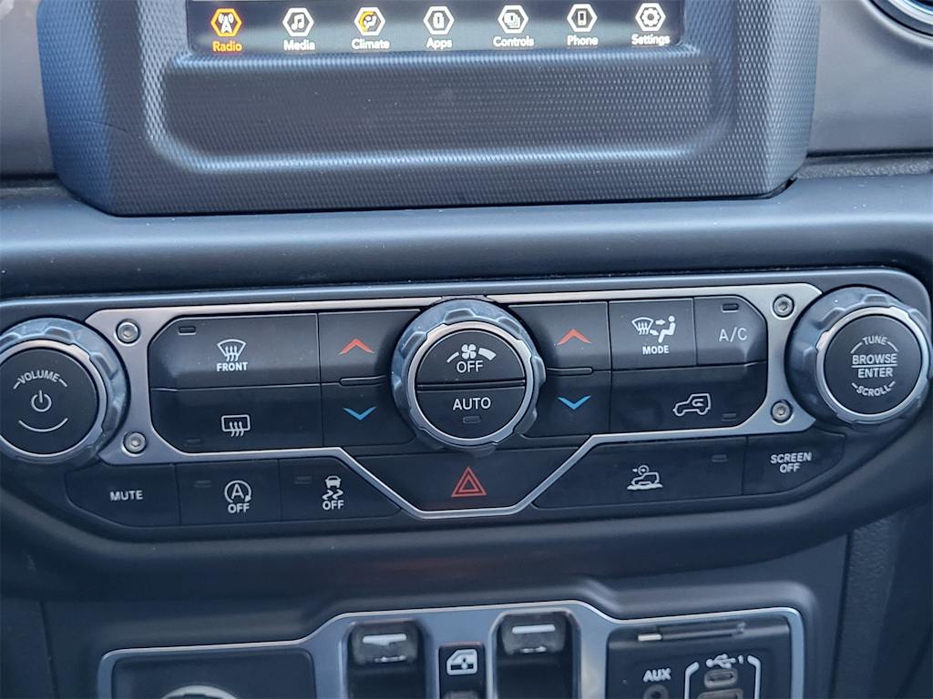 Thumbnail: 2021 Jeep Wrangler - 26