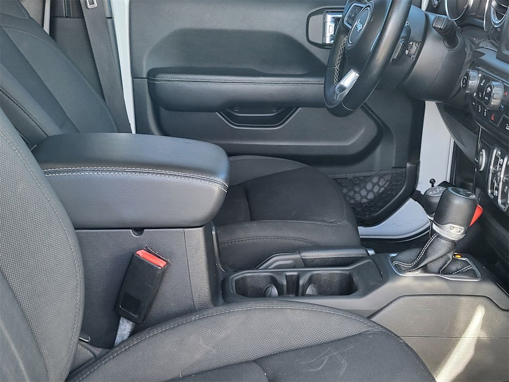 Thumbnail: 2021 Jeep Wrangler - 30