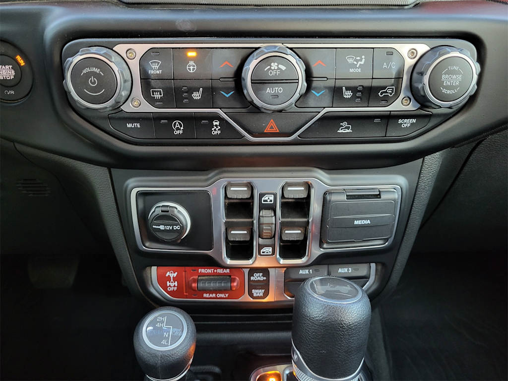 Thumbnail: 2023 Jeep Wrangler - 25