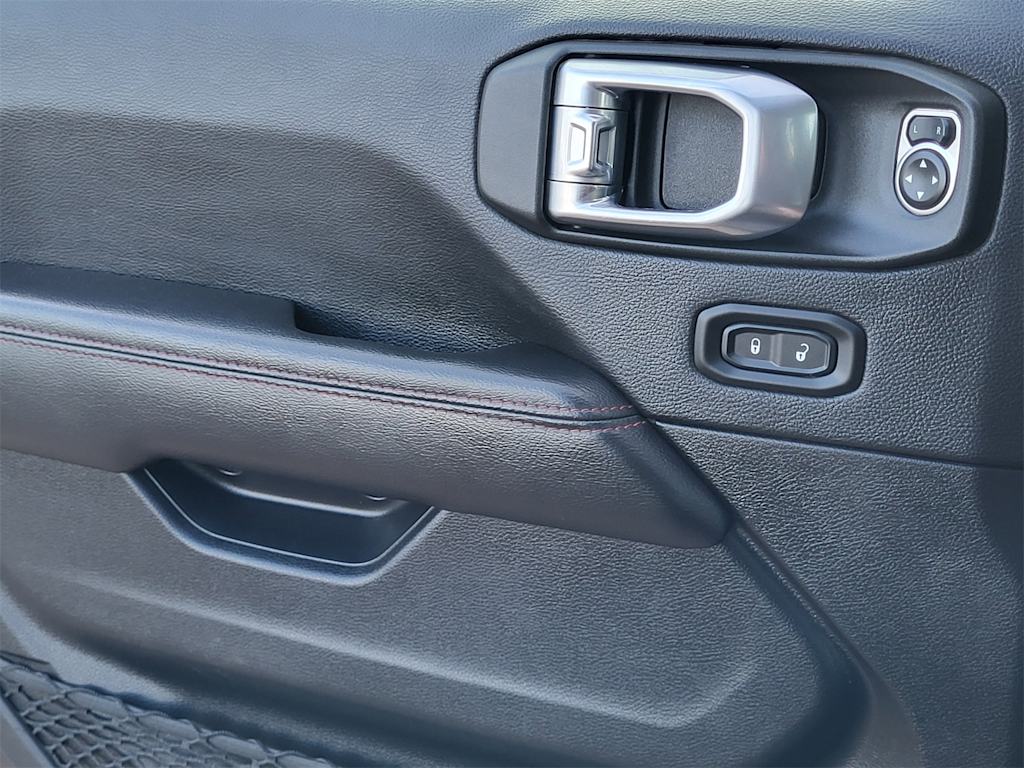 Thumbnail: 2022 Jeep Wrangler - 23