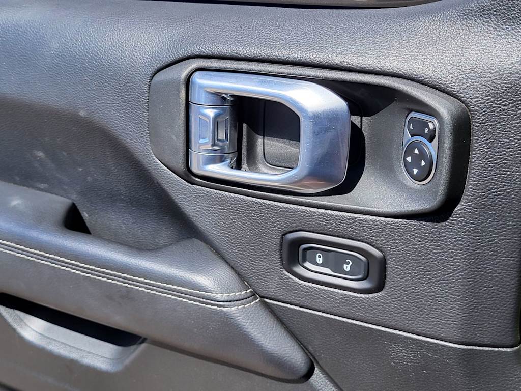 Thumbnail: 2021 Jeep Wrangler - 20