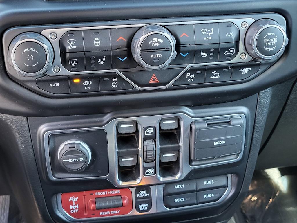 Thumbnail: 2022 Jeep Wrangler - 29