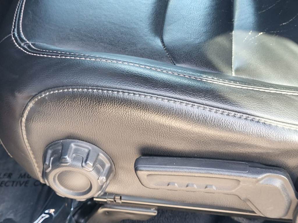 Thumbnail: 2022 Jeep Wrangler - 23