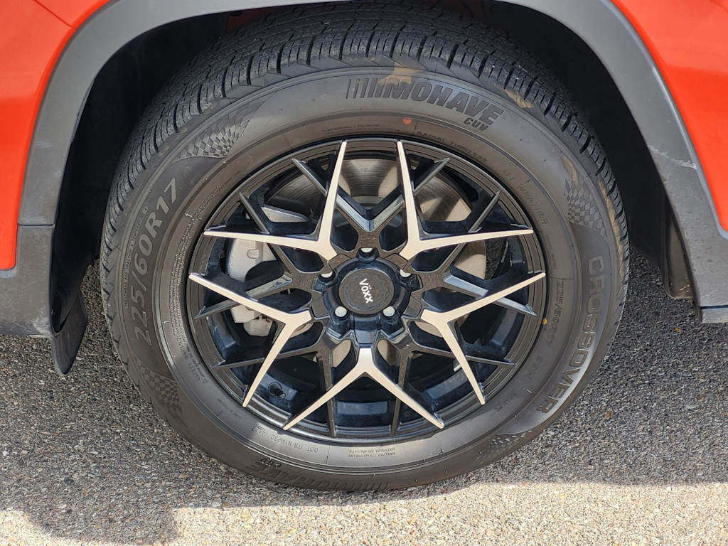 Thumbnail: 2021 Jeep Cherokee - 20