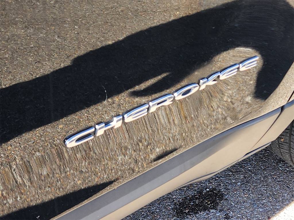 Thumbnail: 2018 Jeep Cherokee - 20