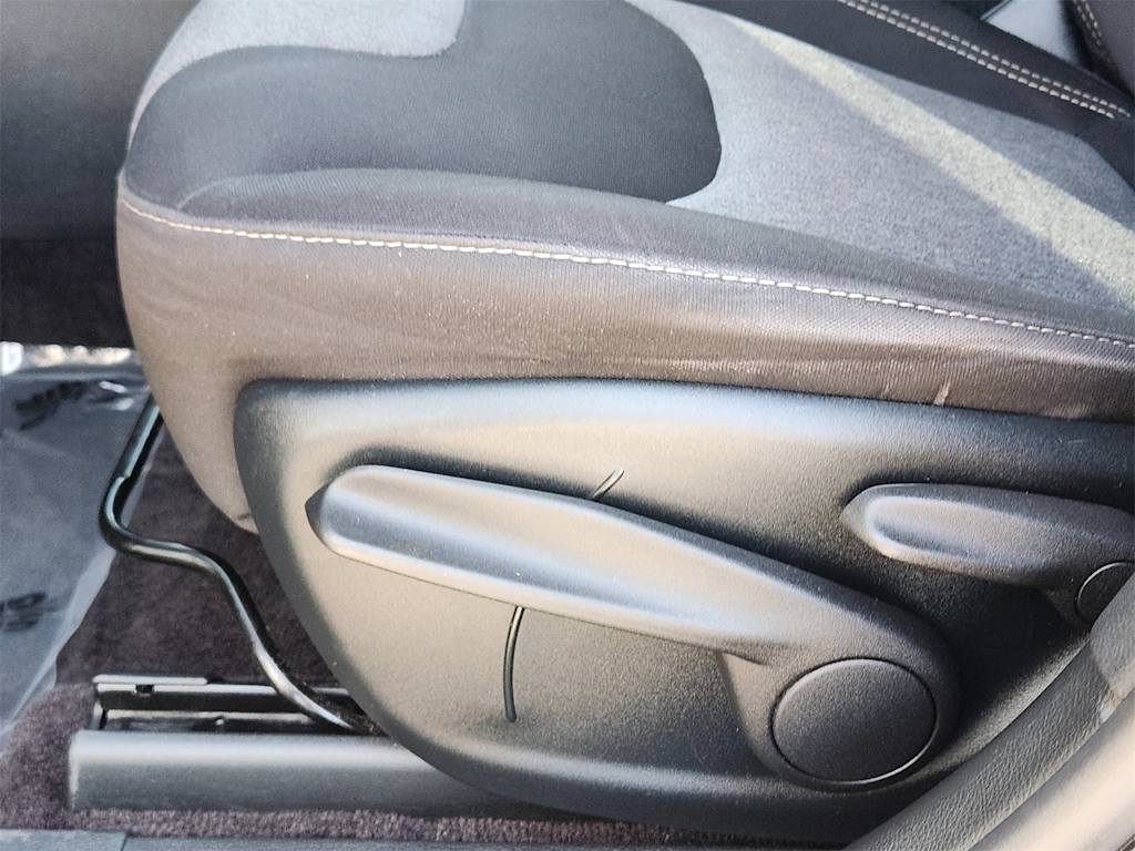 Thumbnail: 2018 Jeep Cherokee - 29