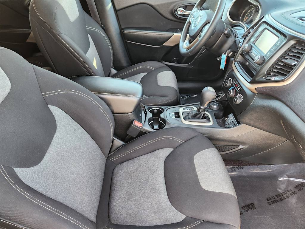 Thumbnail: 2018 Jeep Cherokee - 31