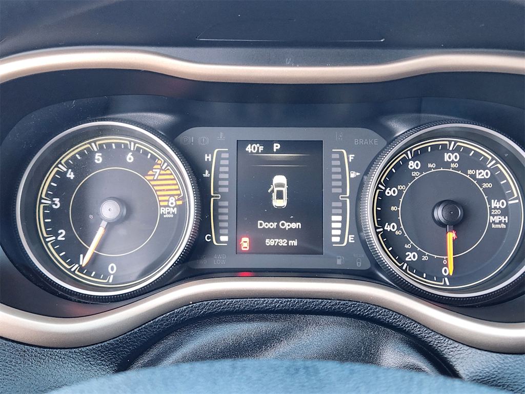 Thumbnail: 2018 Jeep Cherokee - 15