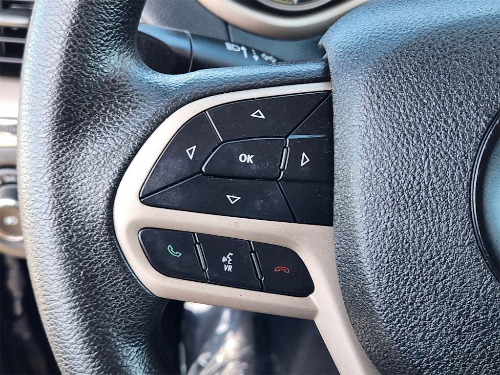 Thumbnail: 2018 Jeep Cherokee - 23