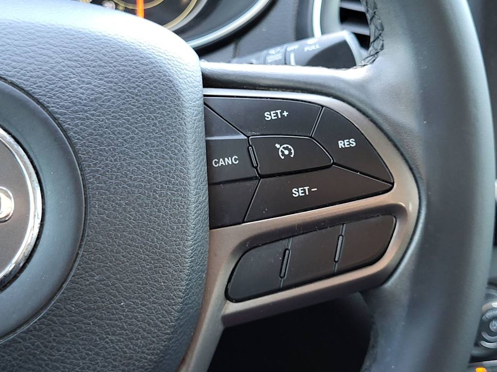 Thumbnail: 2019 Jeep Cherokee - 27