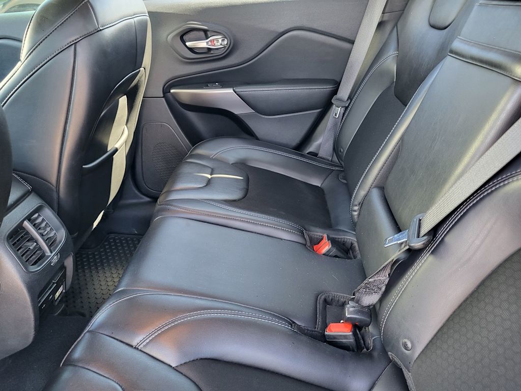 Thumbnail: 2019 Jeep Cherokee - 11