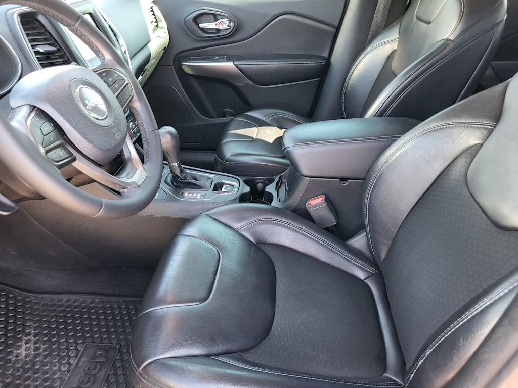 Thumbnail: 2019 Jeep Cherokee - 10