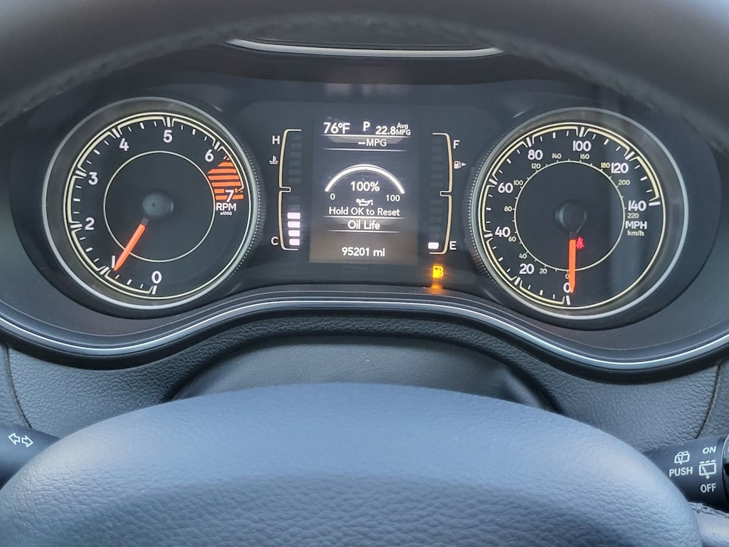 Thumbnail: 2019 Jeep Cherokee - 14