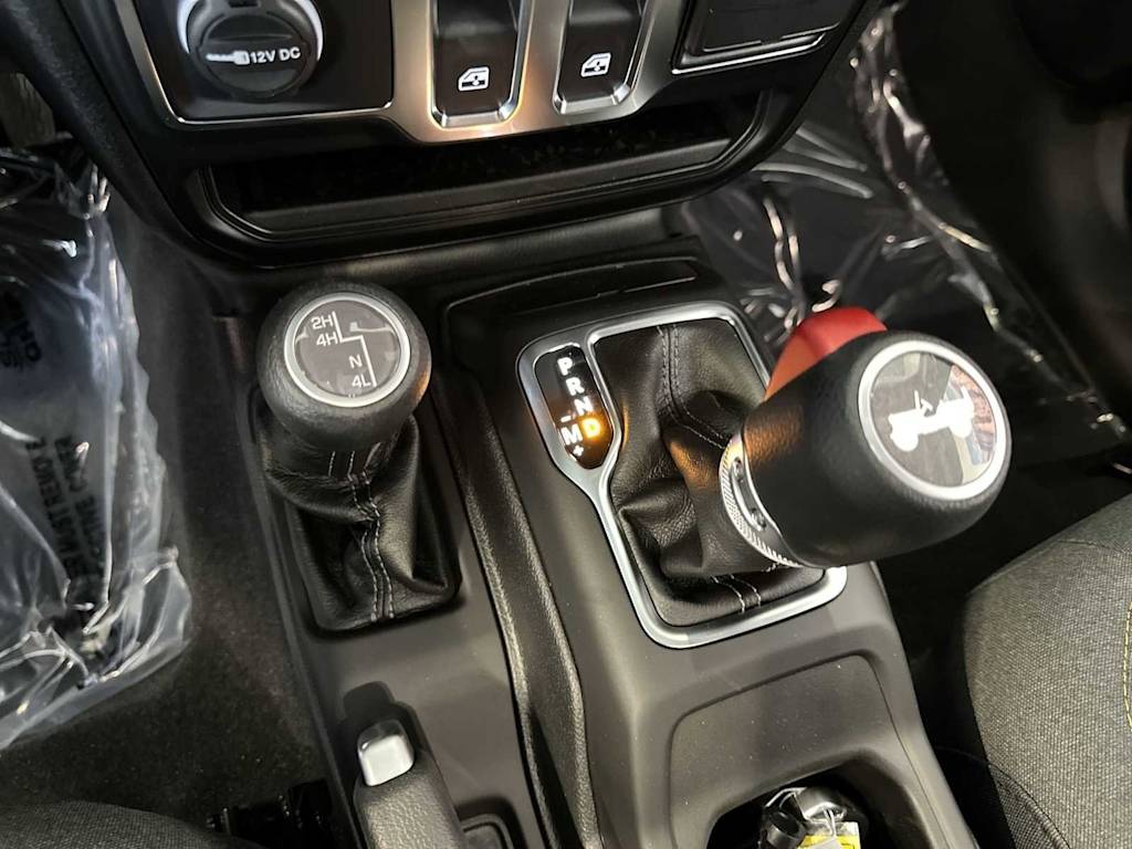 Thumbnail: 2024 Jeep Wrangler - 15