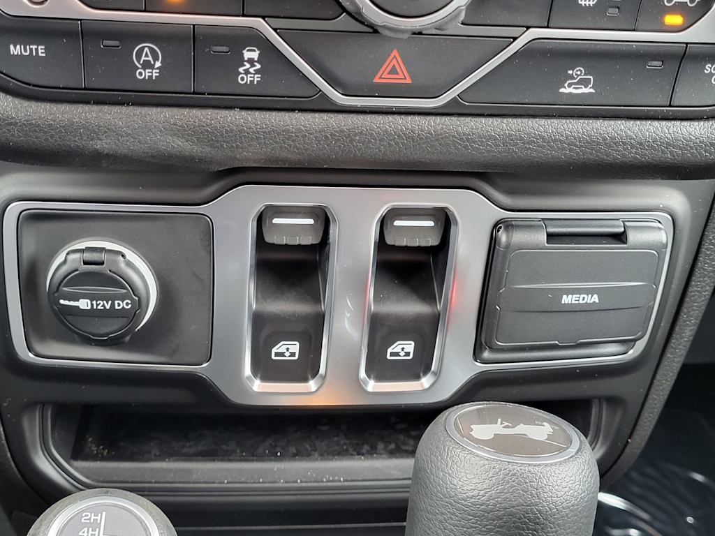 Thumbnail: 2026 Jeep Wrangler - 22