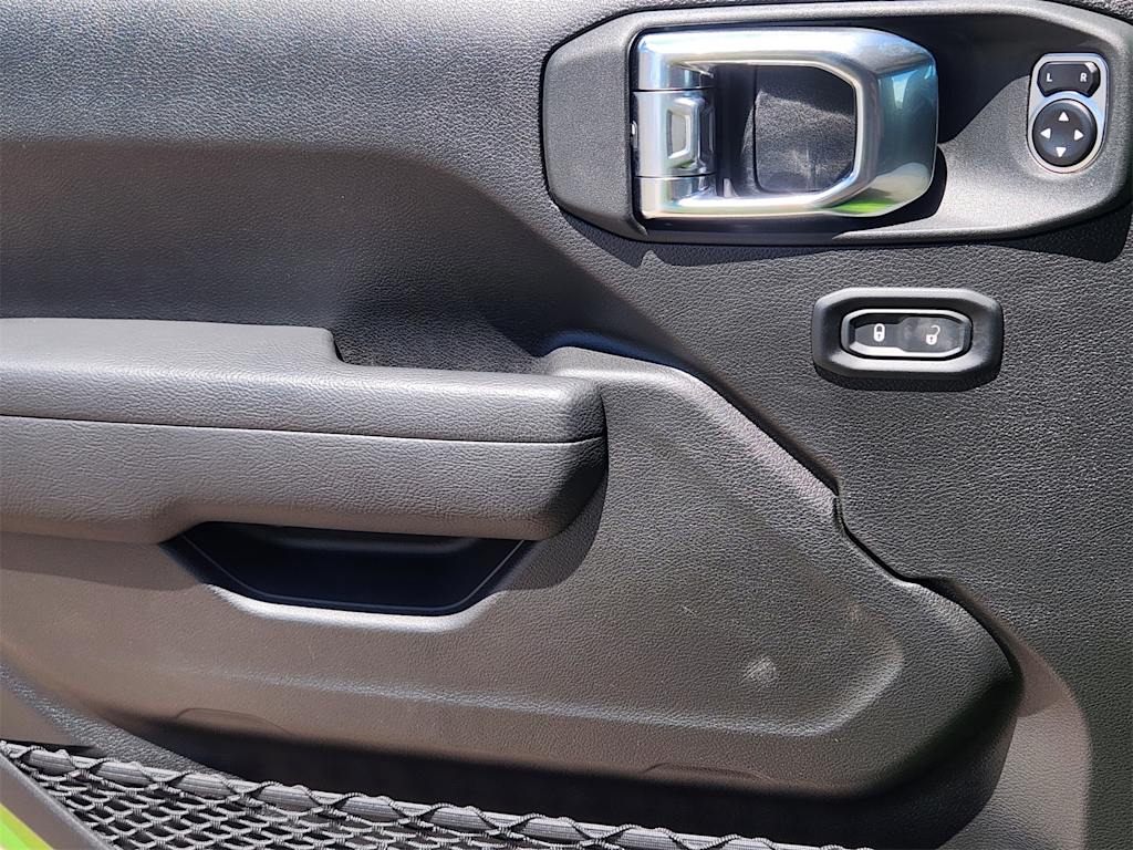 Thumbnail: 2025 Jeep Wrangler - 22