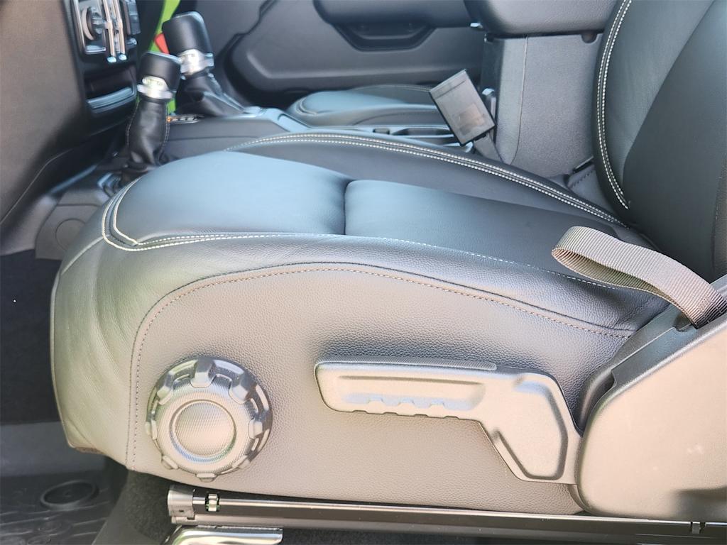 Thumbnail: 2025 Jeep Wrangler - 23