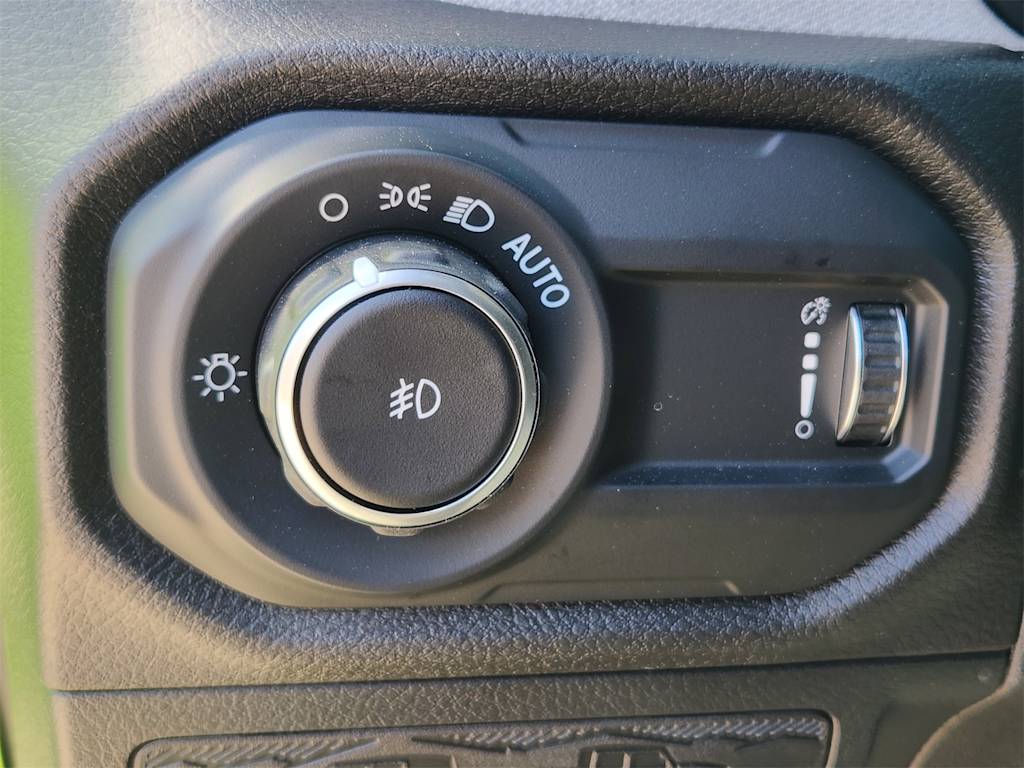 Thumbnail: 2025 Jeep Wrangler - 21